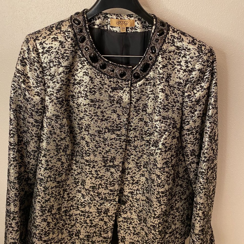 Kasper Women's 2pc Suit- Jacket and Skirt